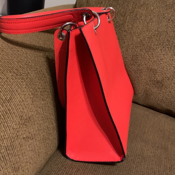 Brand new red Guess purse - Picture 5 of 7